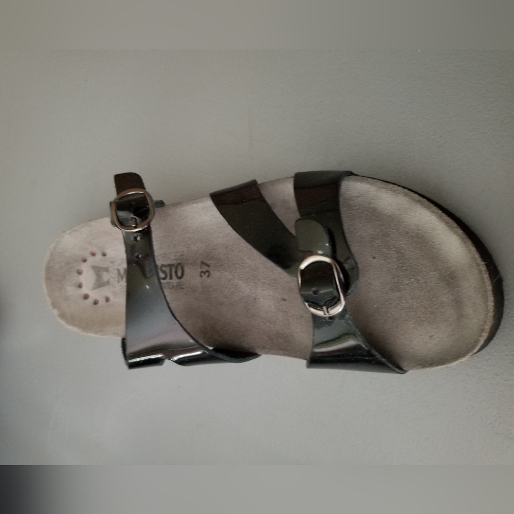 Mephisto Flat Black backless sandal size 37 NEVER WORN